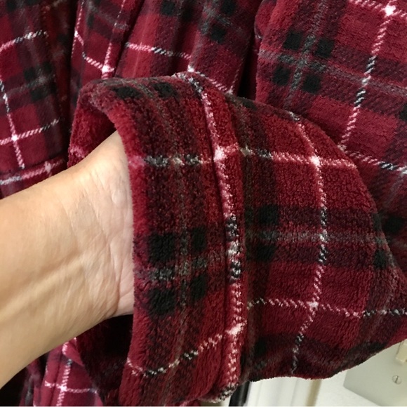 Plush Robe - Picture 5 of 5